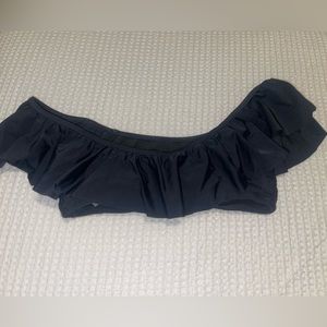 Strapless ruffled black bikini